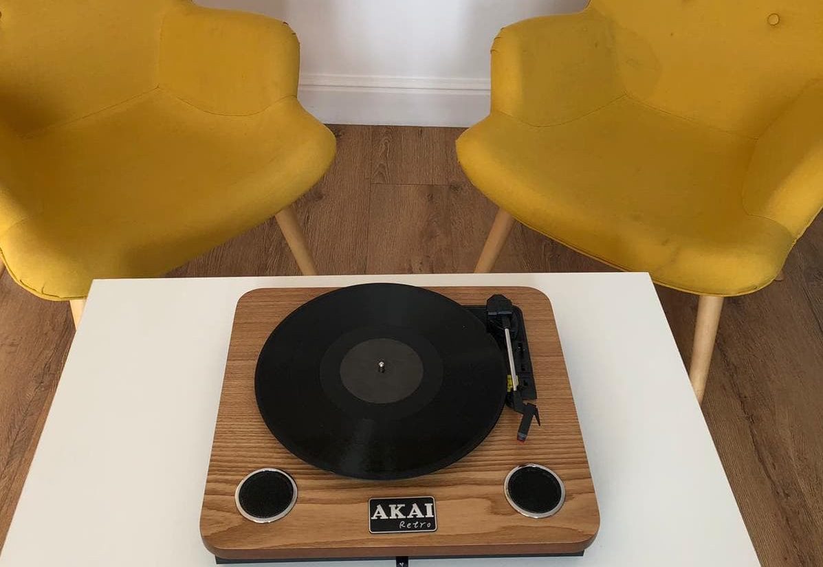 Castiga un pick up retro AKAI